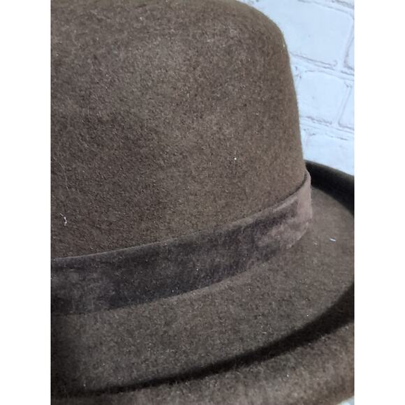 Hat-A-Tude Brown Wool Gambler Cloche Hat with Guinea Fowl Feathers 22\